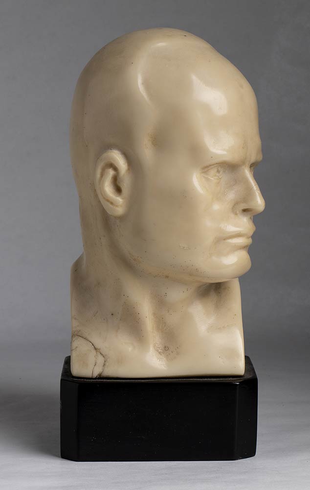 Piccolo busto di Benito Mussolini in avoriolina  - Bertolami Fine Art