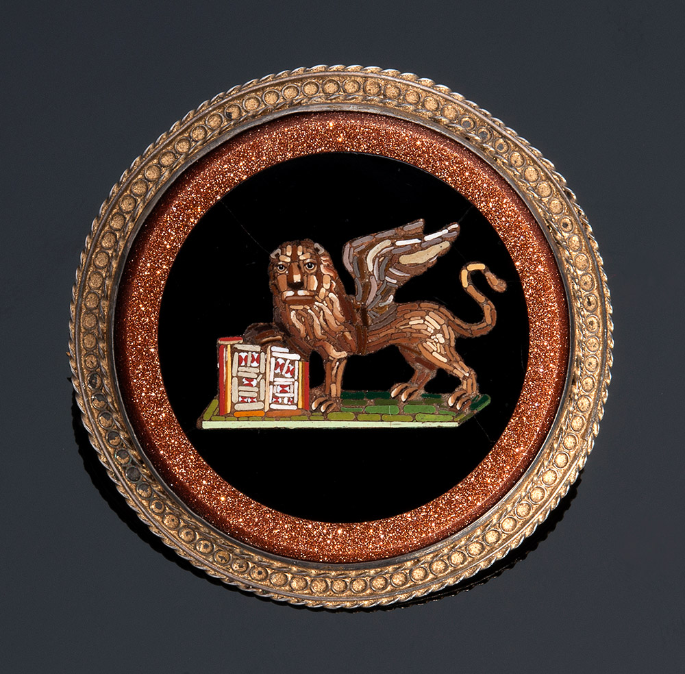 Silver gilt mounted micromosaic brooch, depicting ... - Bertolami Fine Art
