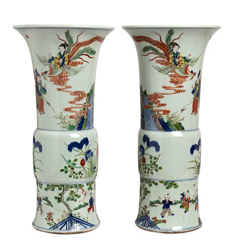 A PAIR OF WUCAI PORCELAIN BALUSTER ... 