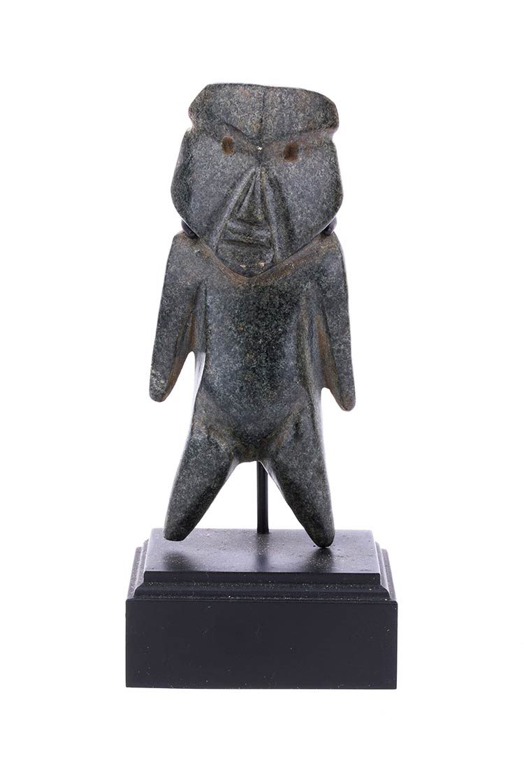 Diorite warrior statuette, Mexico, ... 