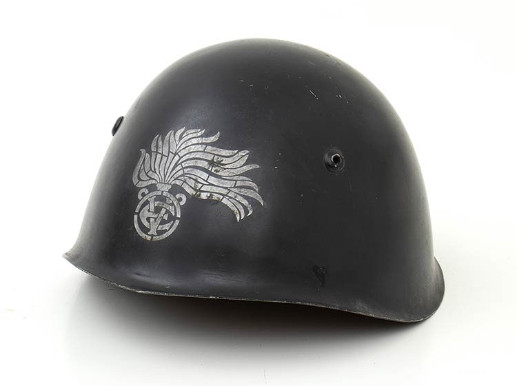 M. 33 carabinieri steel helmetAn ... 