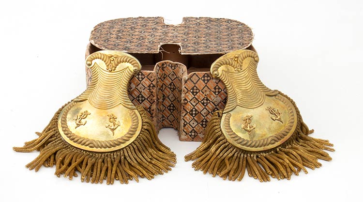 Pair of epaulette for a knight of ... 