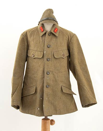 Japanese soldier tunic and peack ... 