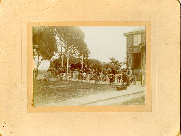 Gentiluomini allippodromo, 1890 ... 