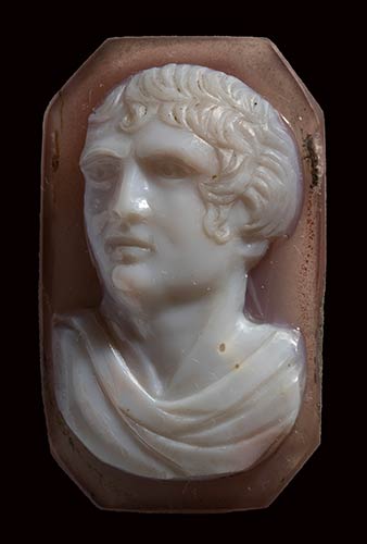 A neoclassical agate cameo. Bust ... 