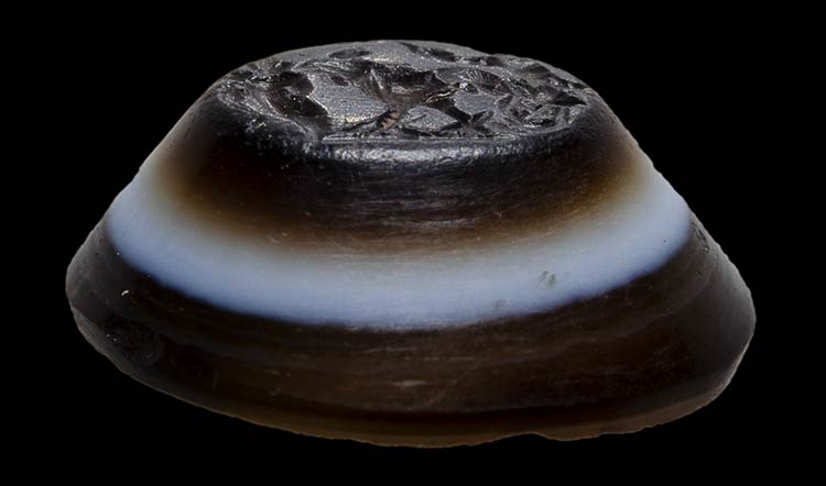 A roman three-layers agate intaglio. Allegorical ... - Bertolami Fine Art