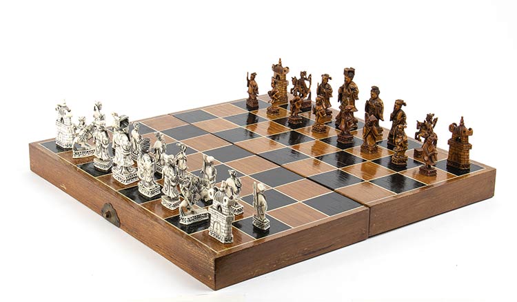 A Chinese ivory chess set - early 20th Century ... - Bertolami Fine Art