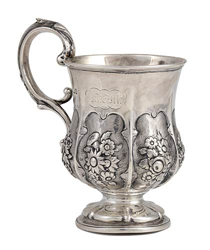 An English sterling silver mug - ... 