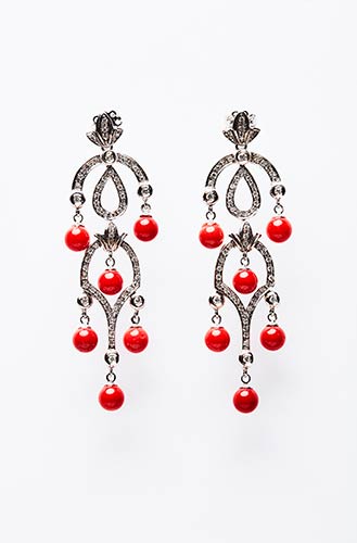 EARRINGS WITH BRILLIANT AND CORALS ... 
