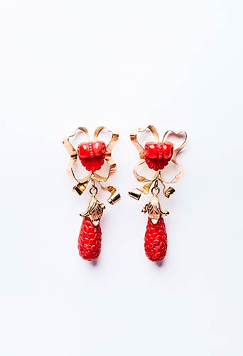 PENDANT EARRINGS WITH CORAL ... 