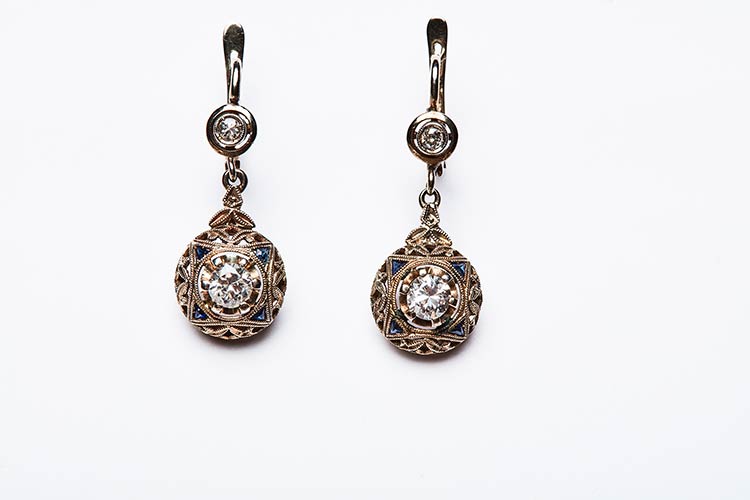 PENDANT EARRINGS WITH DIAMONDS AND ... 