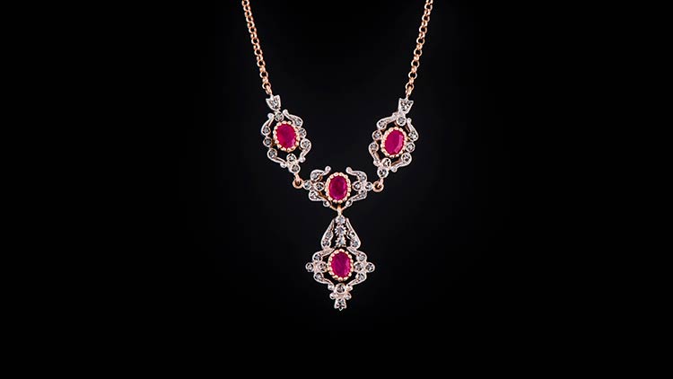 COLLIER WITH RUBIES AND DIAMONDS  ... 