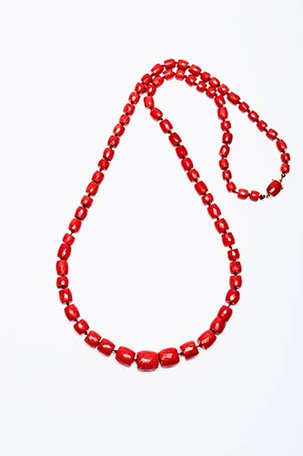 COLLIER WITH FACETED CORAL ... 