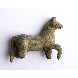 Una piccolo cavallo in bronzo di ... 
