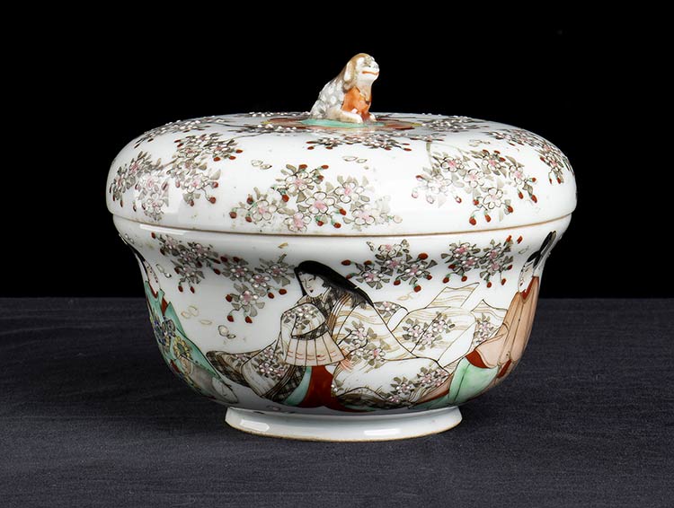 A PORCELAIN BOWL AND COVERJapan, ... 