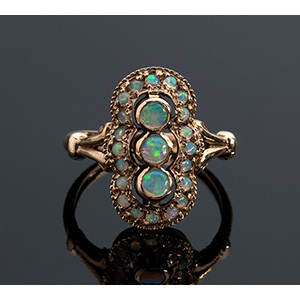 Victorian style 9K opals ring, mid ... 