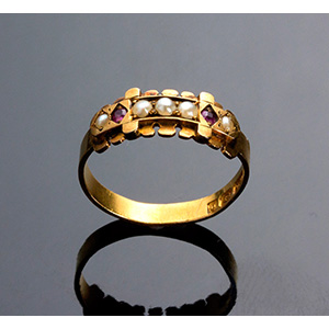 Antique 15K Gold Ring set with ... 