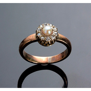 14K Gold Ring set with pearl and ... 