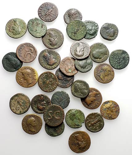 Lot of 32 Roman Imperial Æ coins, ... 