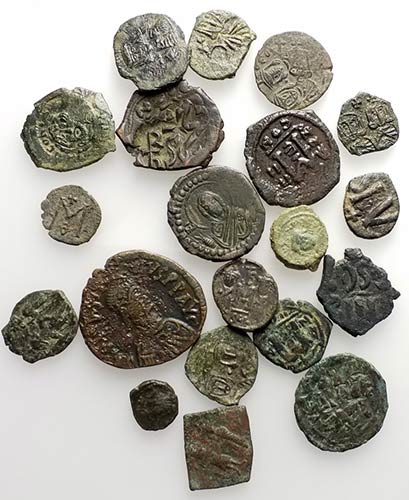 Lot of 20 Byzantine Æ coins, to ... 