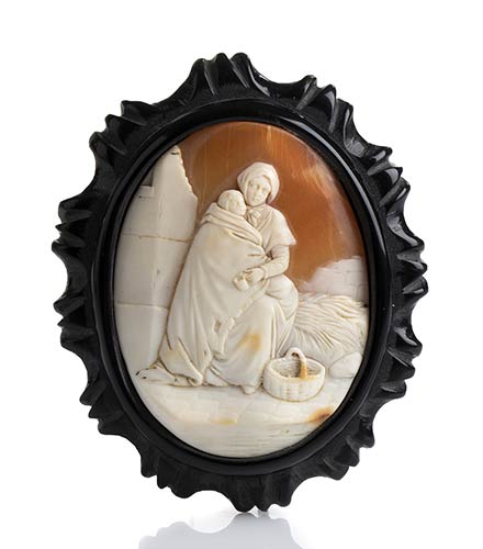 Carved shell cameo depicting woman ... 