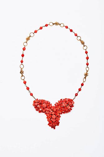 Multi-fruit necklace with a ... 