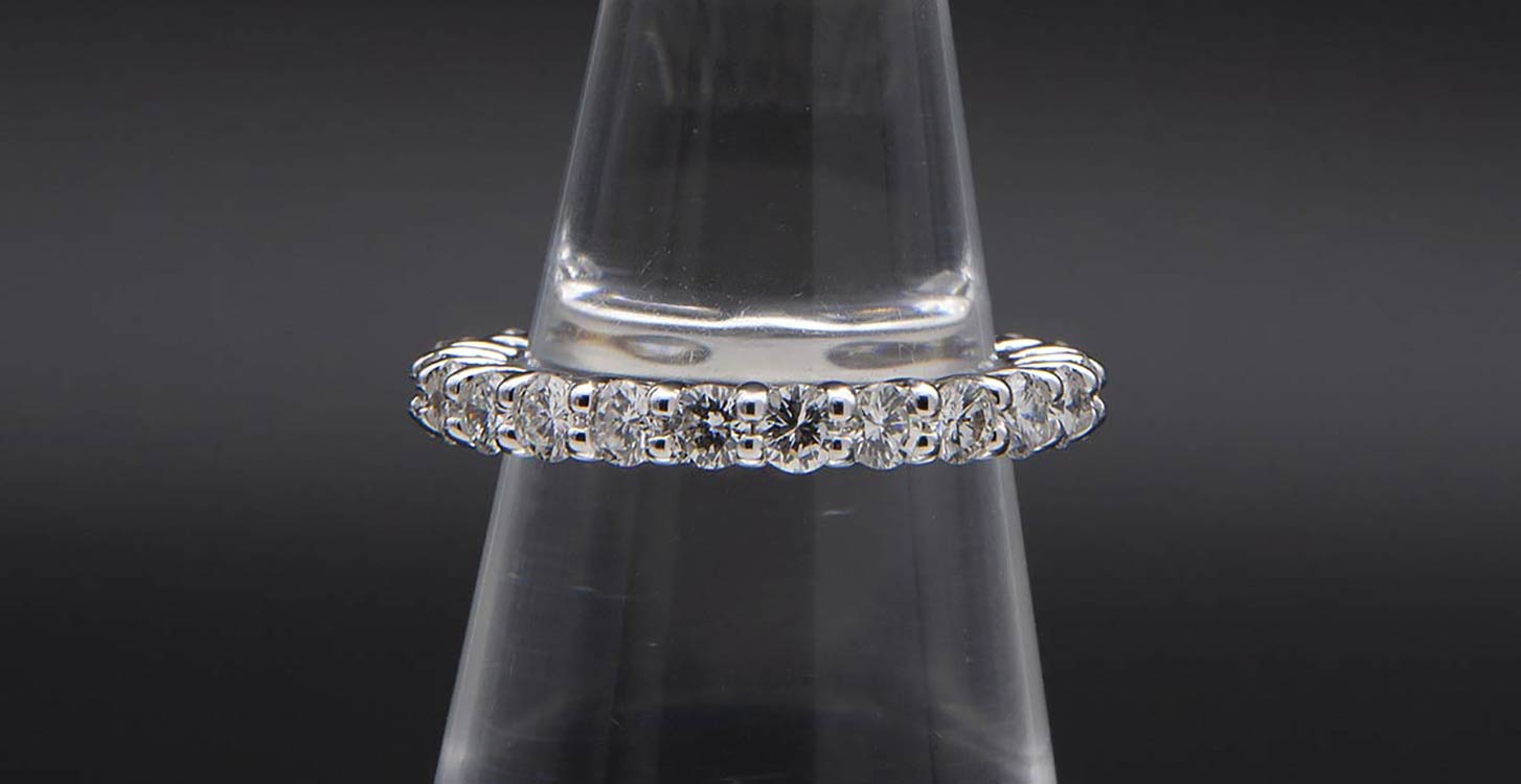 Diamonds ring; ; 18k white gold ... 