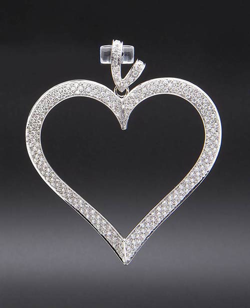 Diamonds heart shape pendant ; ; ... 