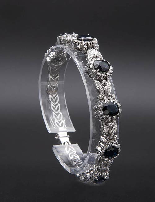 Sapphires and diamonds bracelet; ; ... 
