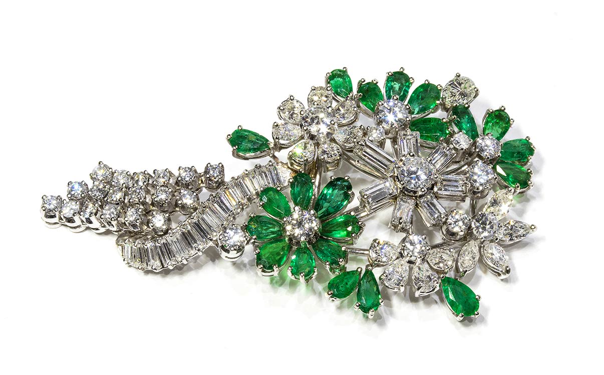 Gold, diamonds and emeralds brooch ... 