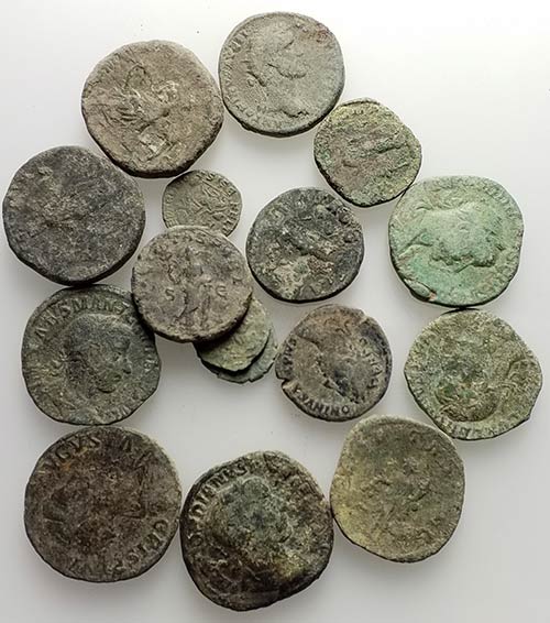 Lot of 16 Roman Imperial Æ coins, ... 