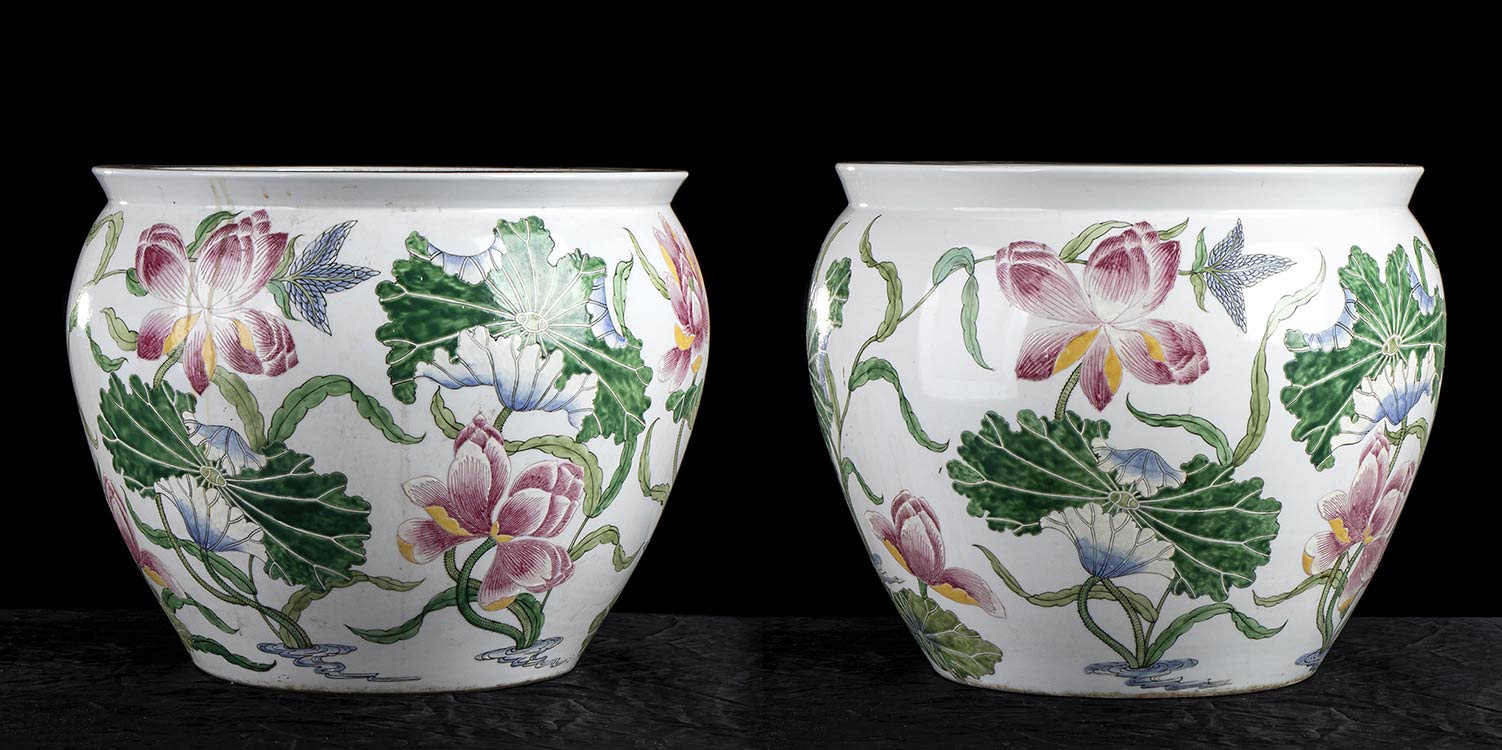 A PAIR OF PAINTED PORCELAIN ... 