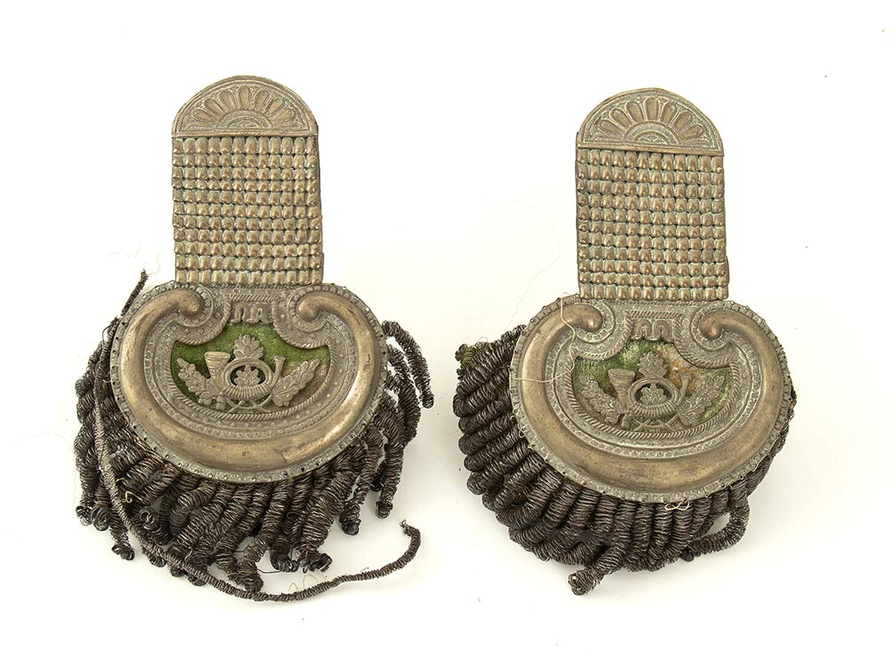 Pair of cavalry officers shoulder ... 
