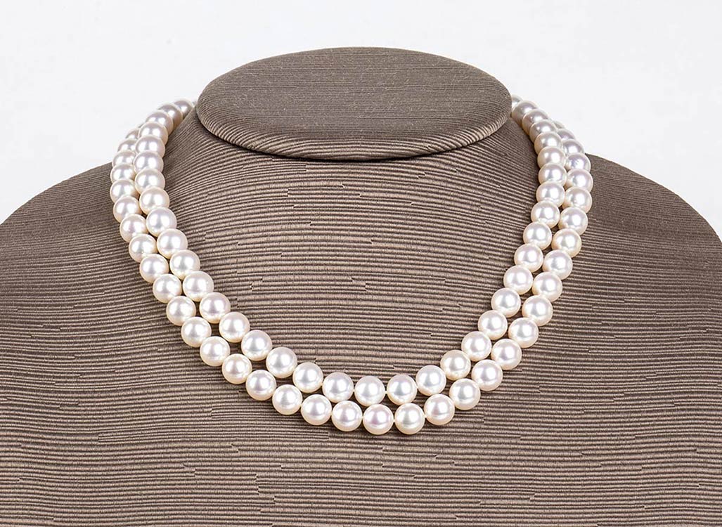 Pearls and diamonds necklacetwo ... 