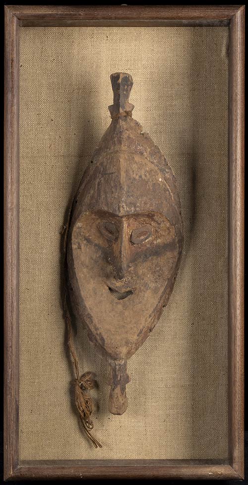 A WOODEN MASK
Papa New Guinea, ... 