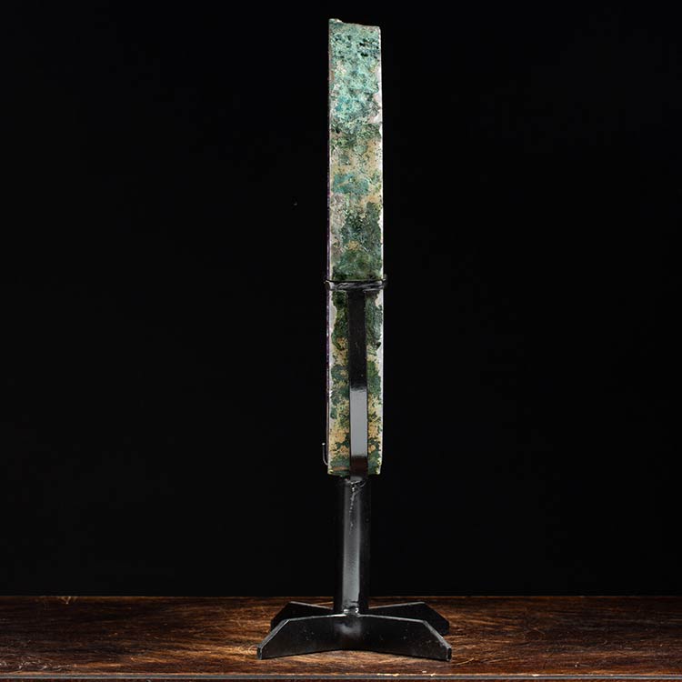 Geode Topside SECTIONED GEODE Geode sectioned and mounted on ... - Bertolami Fine Art