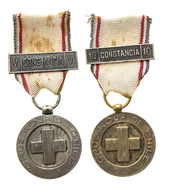CHILEALOT OF TWO MEDALS OF THE RED ... 