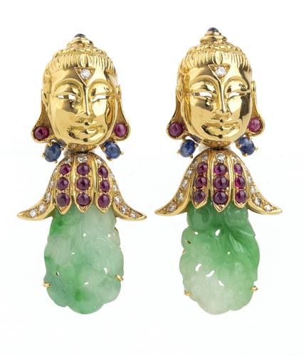 Pair of gold earrings with ... 