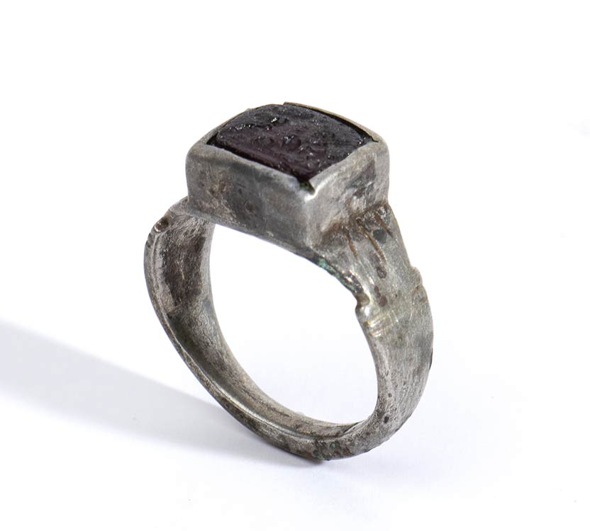Roman silver Ring with glass ... 