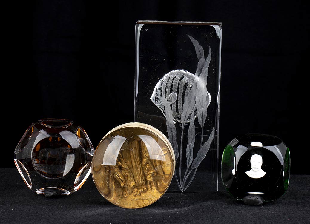 Lot of four paperweights Glass, ... 