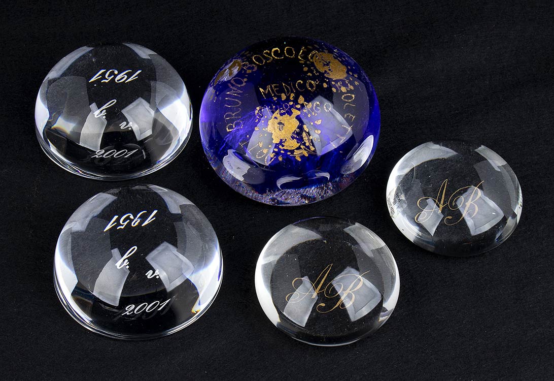 Lot of five paperweights Glass, ... 