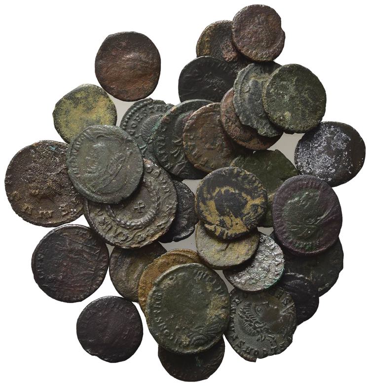Lot of 30 Late Roman Imperial Æ ... 