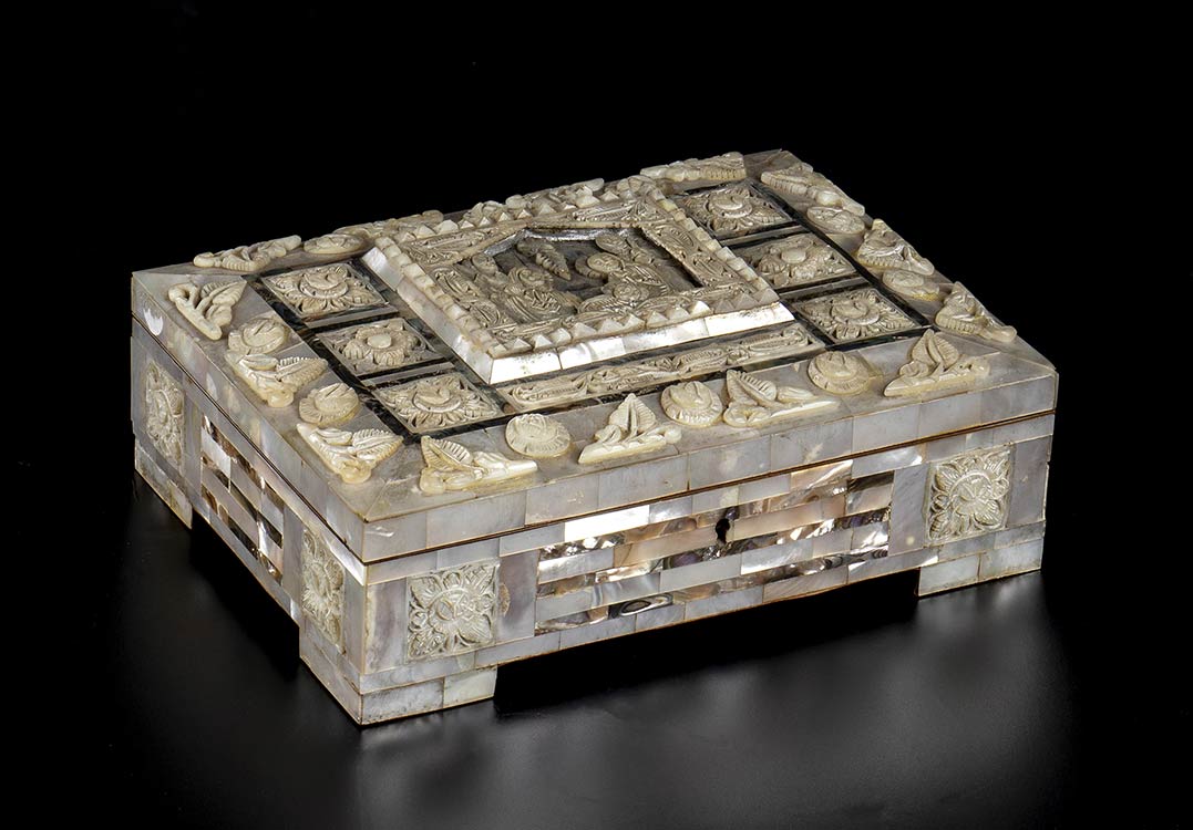 Mother-of-pearl box (Pinctada ... 