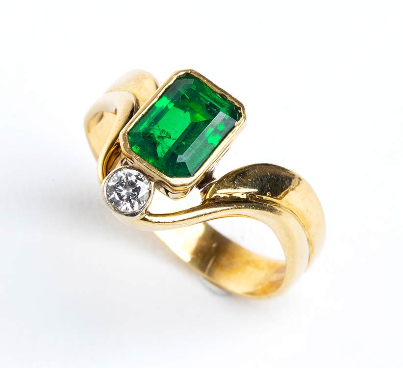 Emerald diamond gold ring Yellow ... 