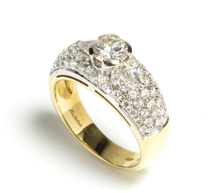 Diamond gold ring - mark of ... 