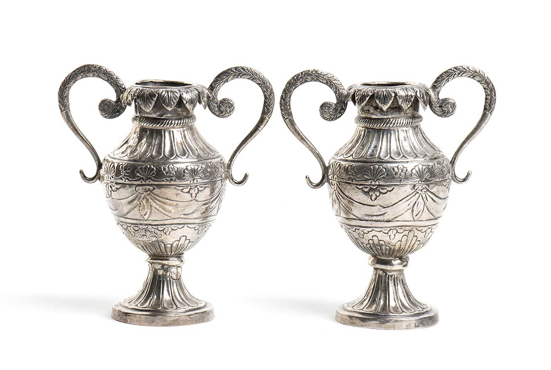 A pair of Italian silver vases - ... 