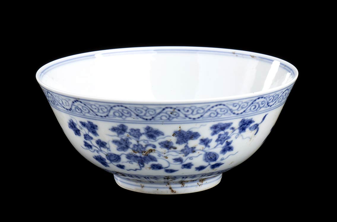 A BLUE AND WHITE PORCELAIN ... 