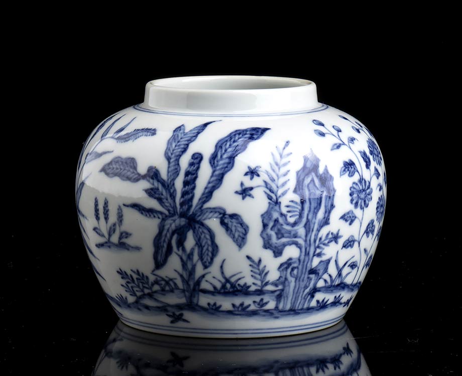A BLUE AND WHITE PORCELAIN SMALL ... 