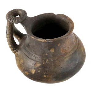 A charming clay jug Etruria, 9th ... 