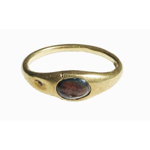 Roman gold finger ring with garnet ... 